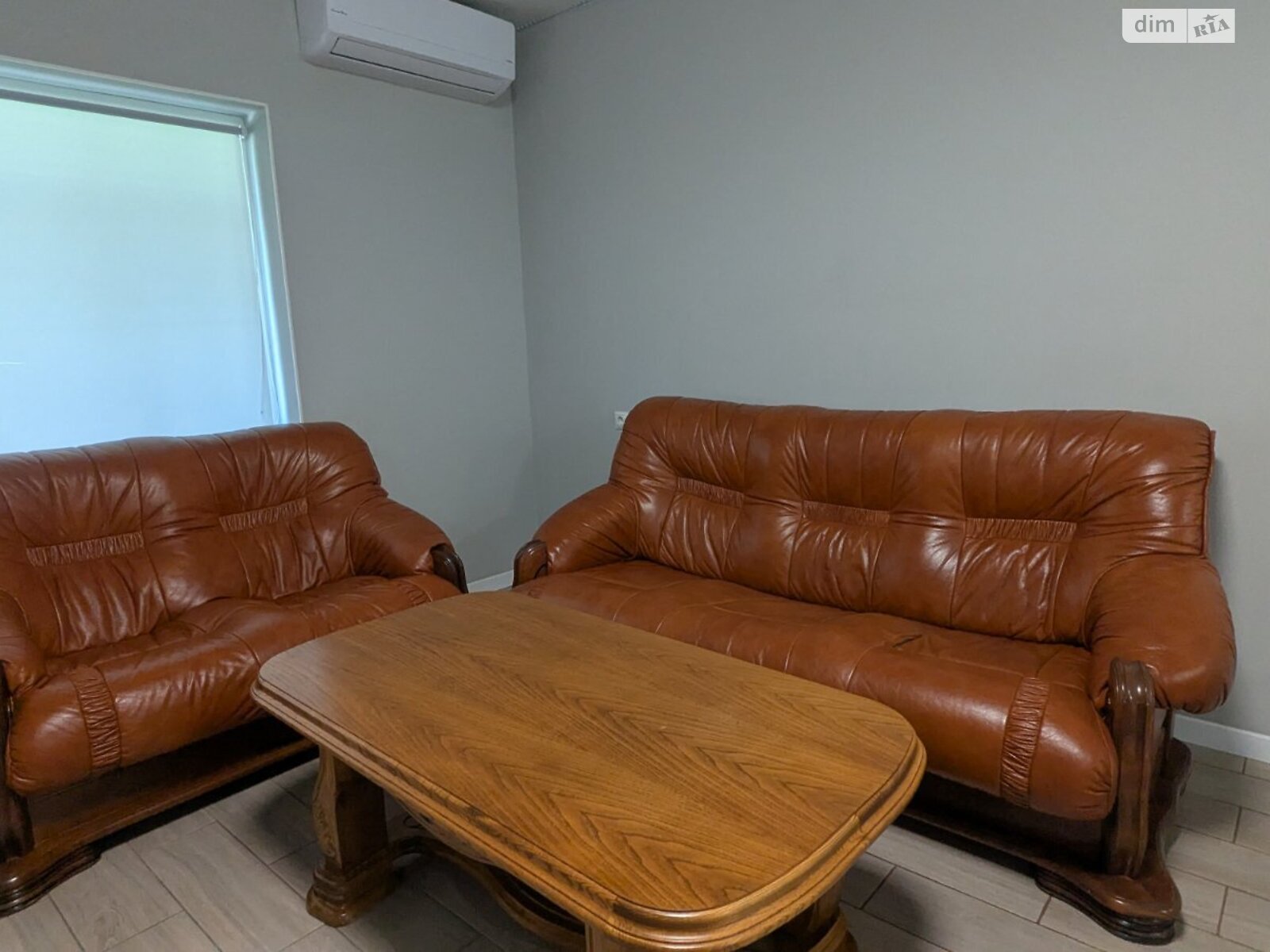 одноэтажный дом с гаражом, 140 кв. м, кирпич. Сдается помесячно в Ужгороде, в районе Табла-1 фото 1