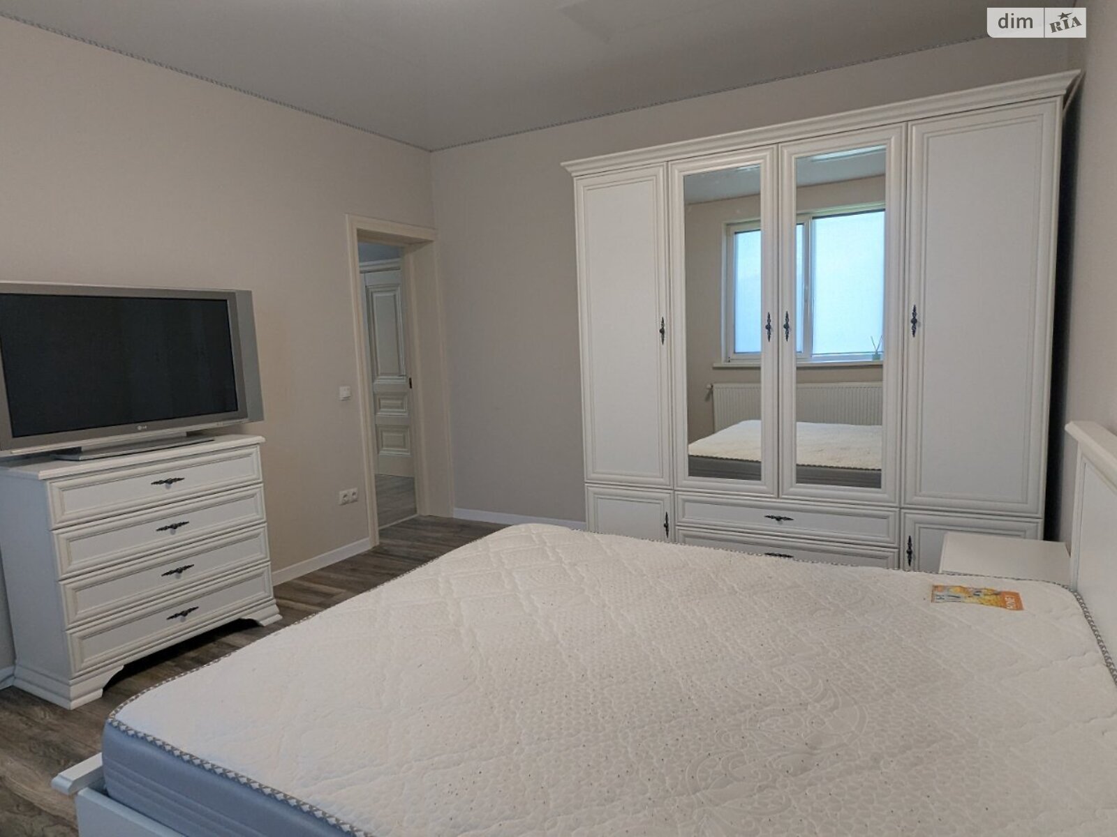 одноэтажный дом с гаражом, 140 кв. м, кирпич. Сдается помесячно в Ужгороде, в районе Табла-1 фото 1