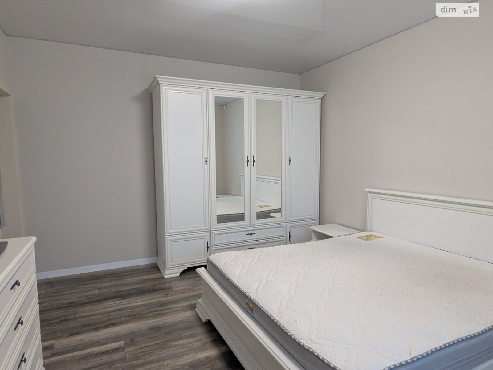 одноэтажный дом с гаражом, 140 кв. м, кирпич. Сдается помесячно в Ужгороде, в районе Табла-1 фото 1