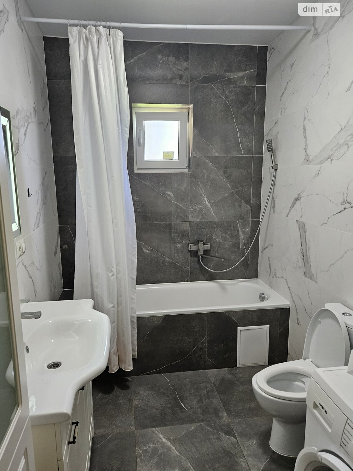 одноэтажный дом с гаражом, 140 кв. м, кирпич. Сдается помесячно в Ужгороде, в районе Табла-1 фото 1