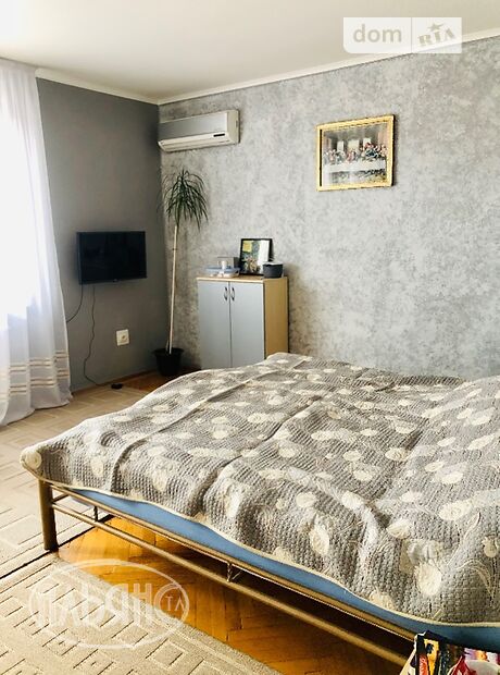 одноэтажный дом с балконом, 312 кв. м, кирпич. Сдается помесячно в Ужгороде, в районе Табла-1 фото 1 одноэтажный дом с балконом, 312 кв. м, кирпич. Сдается помесячно в Ужгороде, в районе Табла-1 фото 1