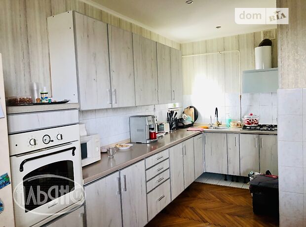 одноэтажный дом с балконом, 312 кв. м, кирпич. Сдается помесячно в Ужгороде, в районе Табла-1 фото 1 одноэтажный дом с балконом, 312 кв. м, кирпич. Сдается помесячно в Ужгороде, в районе Табла-1 фото 1