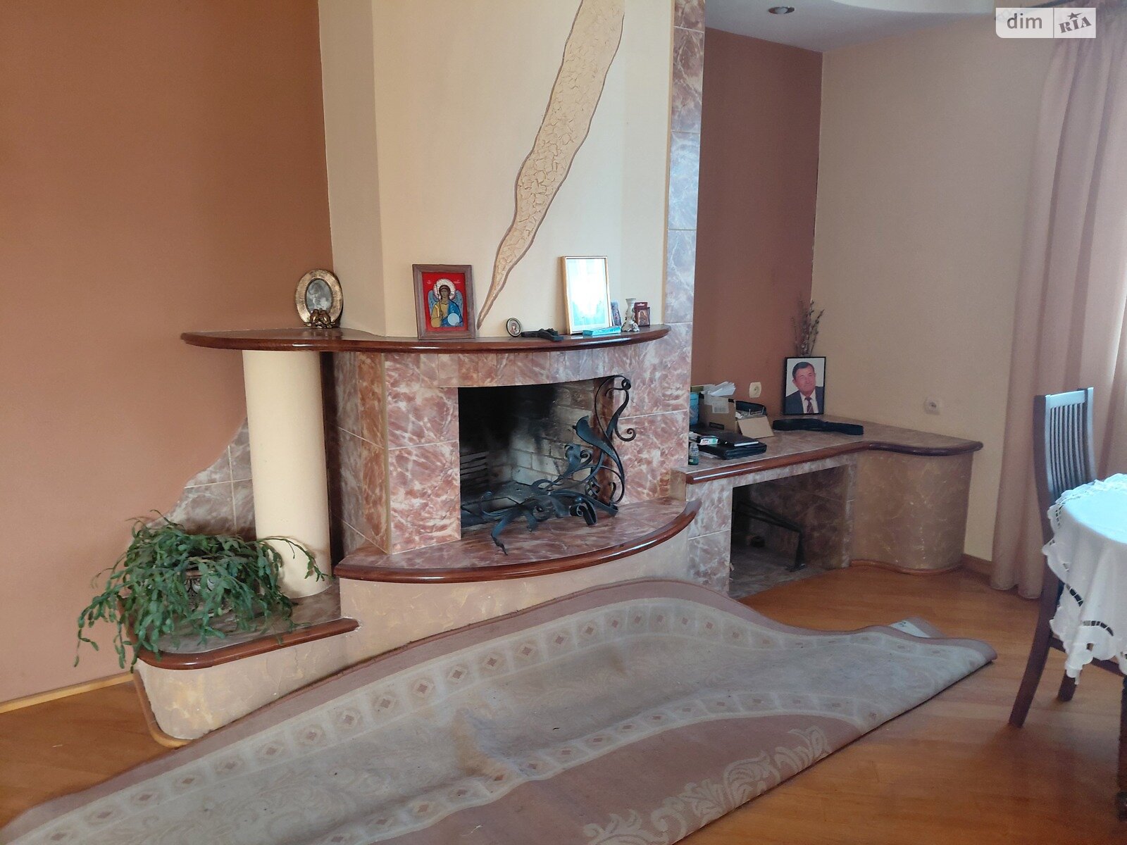 двухэтажный дом с гаражом, 290 кв. м, кирпич. Сдается помесячно в Ужгороде, в районе Табла-1 фото 1 двухэтажный дом с гаражом, 290 кв. м, кирпич. Сдается помесячно в Ужгороде, в районе Табла-1 фото 1