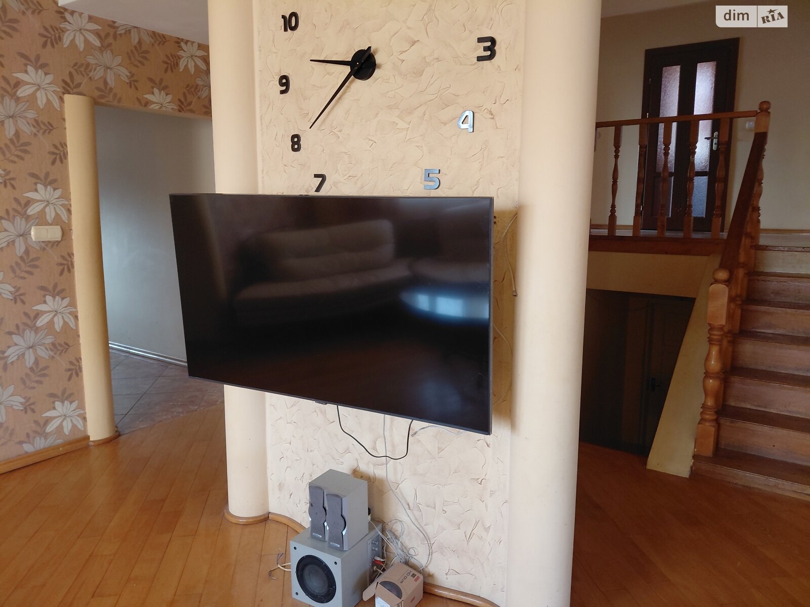 двухэтажный дом с гаражом, 290 кв. м, кирпич. Сдается помесячно в Ужгороде, в районе Табла-1 фото 1 двухэтажный дом с гаражом, 290 кв. м, кирпич. Сдается помесячно в Ужгороде, в районе Табла-1 фото 1