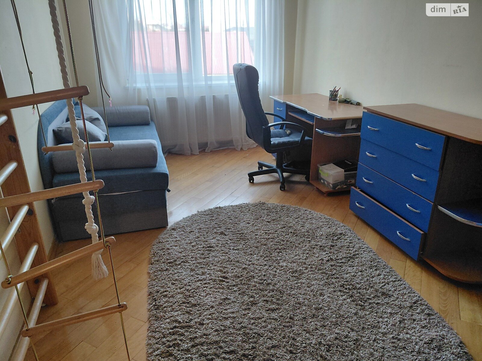 двухэтажный дом с гаражом, 290 кв. м, кирпич. Сдается помесячно в Ужгороде, в районе Табла-1 фото 1 двухэтажный дом с гаражом, 290 кв. м, кирпич. Сдается помесячно в Ужгороде, в районе Табла-1 фото 1