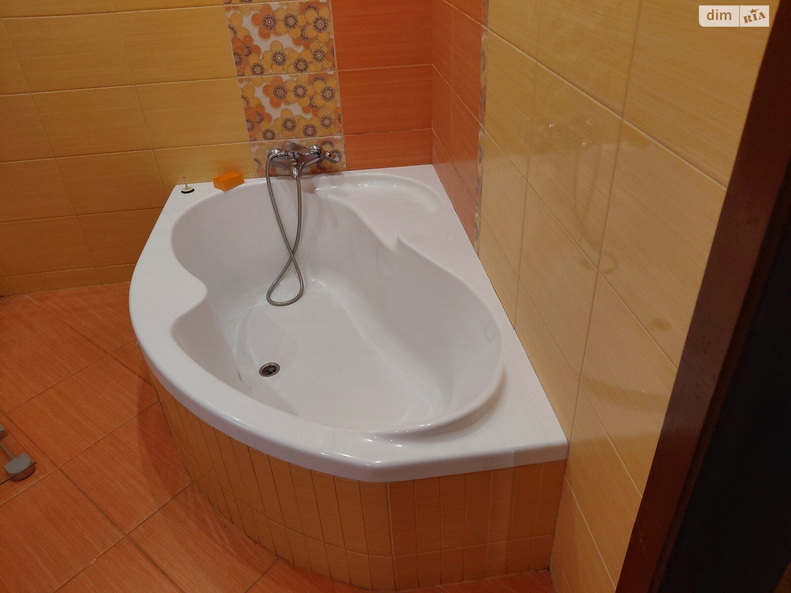 двухэтажный дом с гаражом, 290 кв. м, кирпич. Сдается помесячно в Ужгороде, в районе Табла-1 фото 1 двухэтажный дом с гаражом, 290 кв. м, кирпич. Сдается помесячно в Ужгороде, в районе Табла-1 фото 1