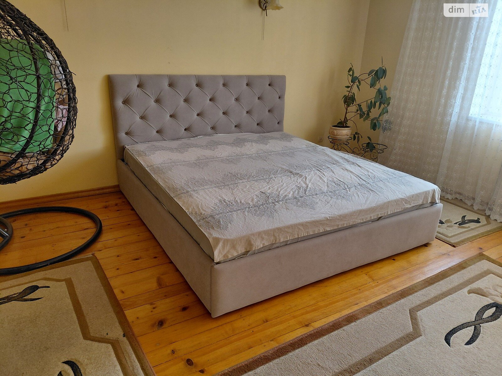 двухэтажный дом с гаражом, 290 кв. м, кирпич. Сдается помесячно в Ужгороде, в районе Табла-1 фото 1 двухэтажный дом с гаражом, 290 кв. м, кирпич. Сдается помесячно в Ужгороде, в районе Табла-1 фото 1