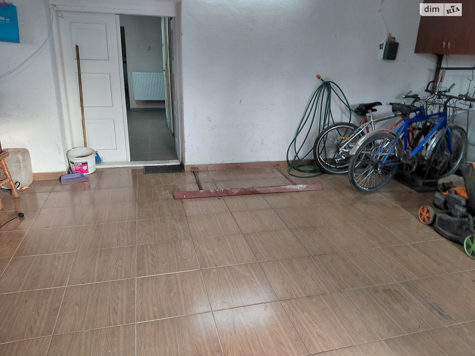 двухэтажный дом с гаражом, 290 кв. м, кирпич. Сдается помесячно в Ужгороде, в районе Табла-1 фото 1 двухэтажный дом с гаражом, 290 кв. м, кирпич. Сдается помесячно в Ужгороде, в районе Табла-1 фото 1