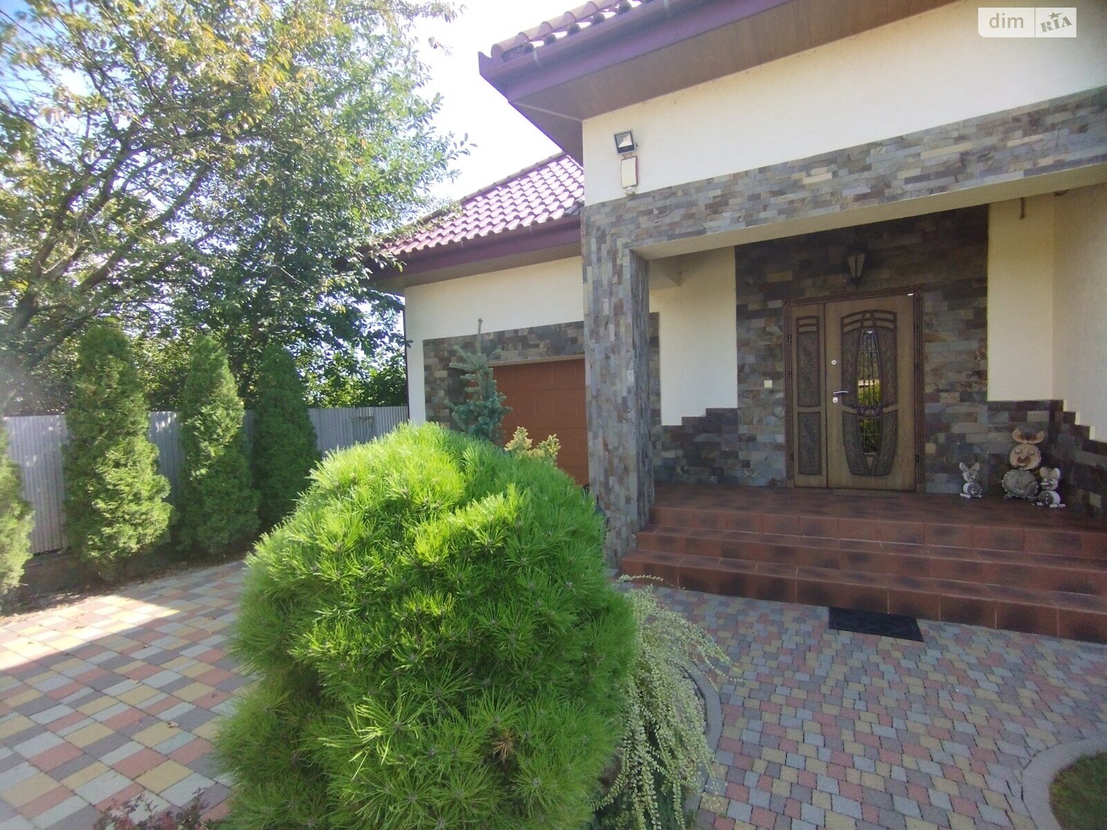 двоповерховий будинок з гаражем, 268 кв. м, цегла. Здається помісячно в Ужгороді фото 1 двоповерховий будинок з гаражем, 268 кв. м, цегла. Здається помісячно в Ужгороді фото 1