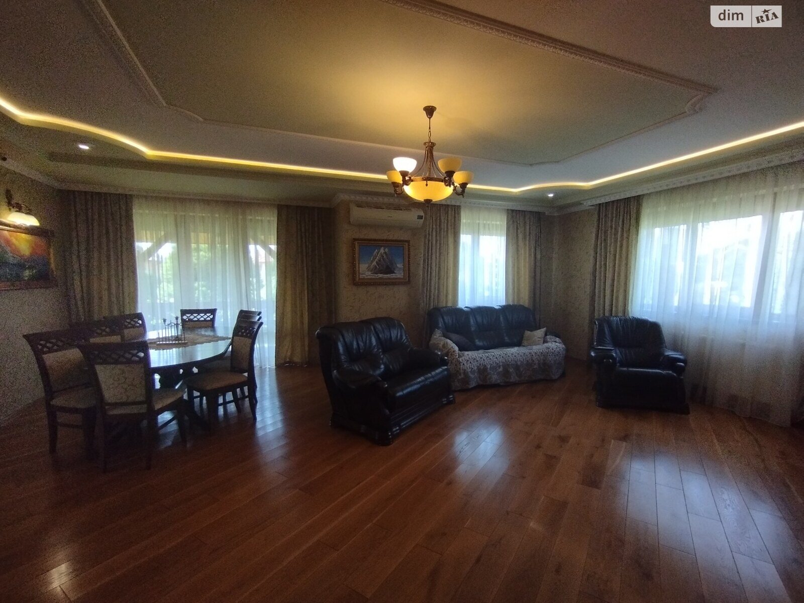 двоповерховий будинок з гаражем, 268 кв. м, цегла. Здається помісячно в Ужгороді фото 1 двоповерховий будинок з гаражем, 268 кв. м, цегла. Здається помісячно в Ужгороді фото 1