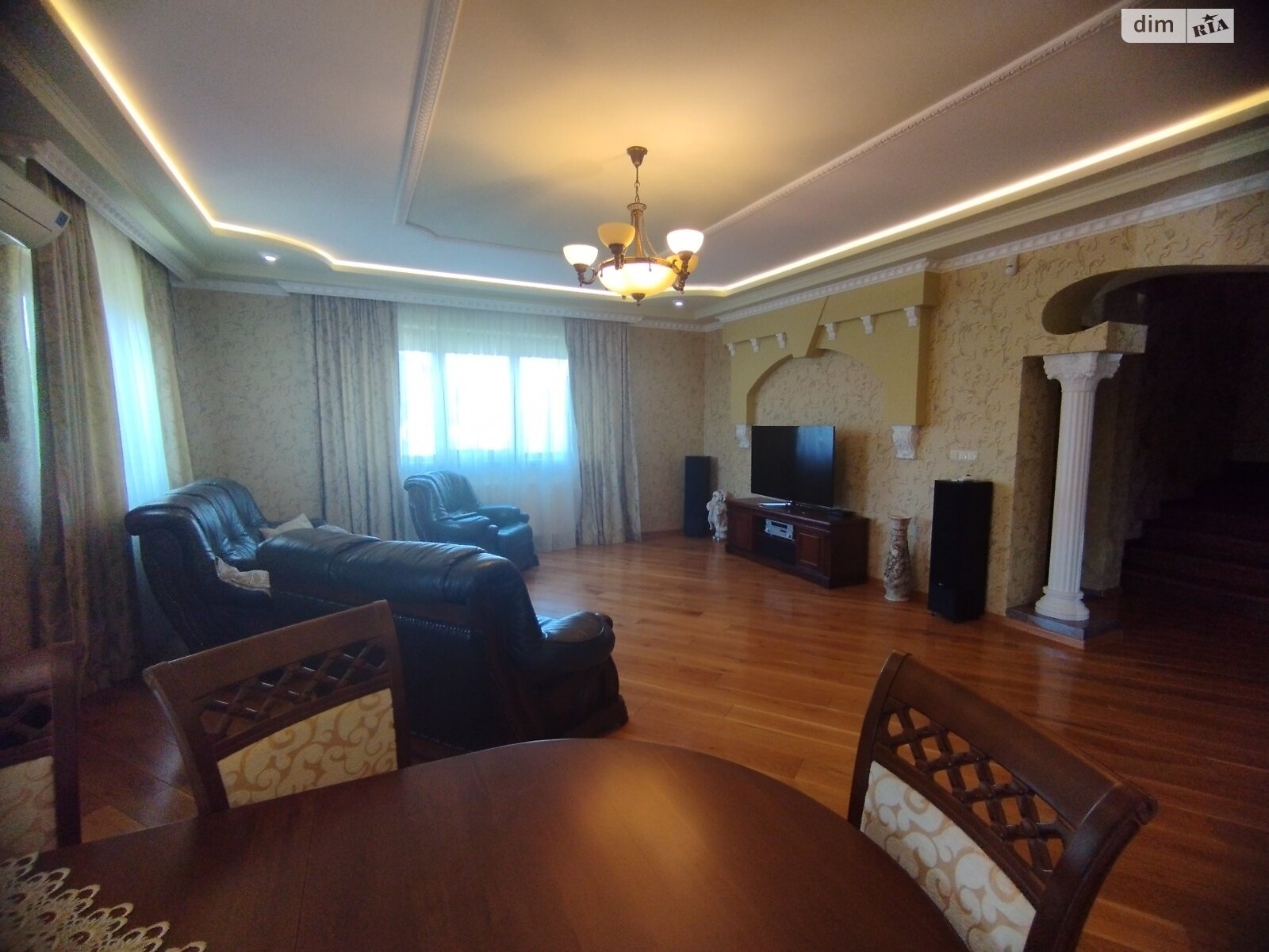 двоповерховий будинок з гаражем, 268 кв. м, цегла. Здається помісячно в Ужгороді фото 1 двоповерховий будинок з гаражем, 268 кв. м, цегла. Здається помісячно в Ужгороді фото 1