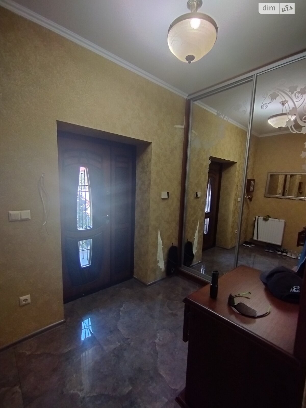 двоповерховий будинок з гаражем, 268 кв. м, цегла. Здається помісячно в Ужгороді фото 1 двоповерховий будинок з гаражем, 268 кв. м, цегла. Здається помісячно в Ужгороді фото 1