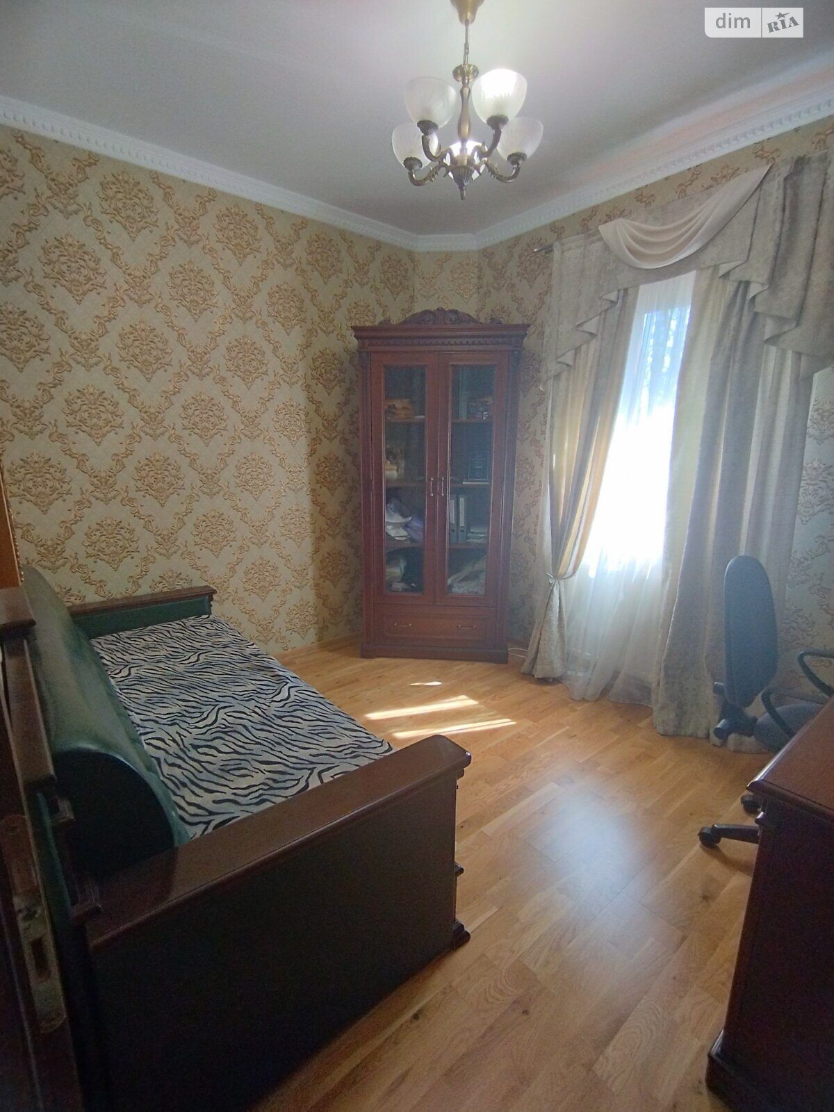 двоповерховий будинок з гаражем, 268 кв. м, цегла. Здається помісячно в Ужгороді фото 1 двоповерховий будинок з гаражем, 268 кв. м, цегла. Здається помісячно в Ужгороді фото 1