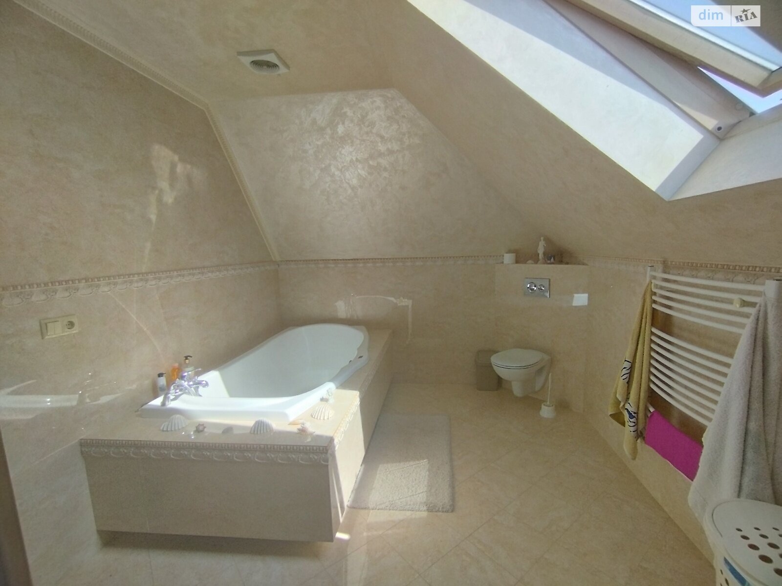 двоповерховий будинок з гаражем, 268 кв. м, цегла. Здається помісячно в Ужгороді фото 1 двоповерховий будинок з гаражем, 268 кв. м, цегла. Здається помісячно в Ужгороді фото 1