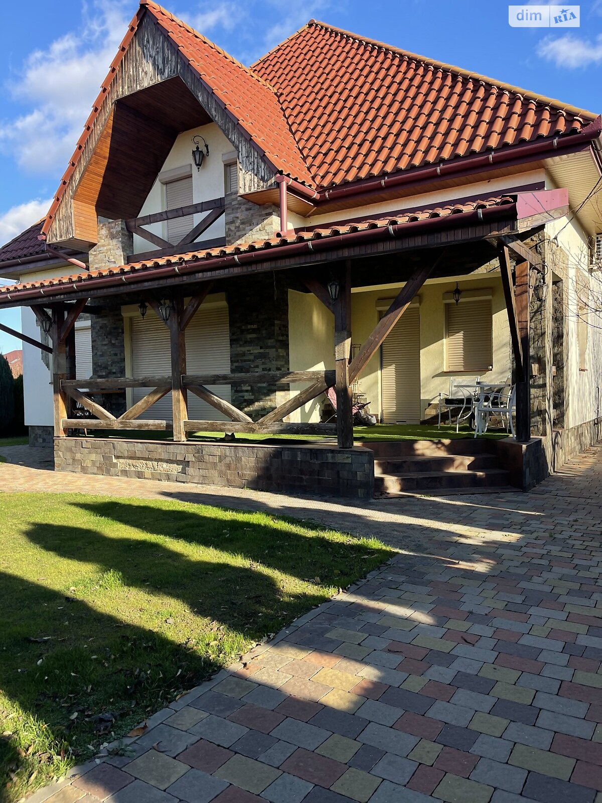 двоповерховий будинок, 250 кв. м, цегла. Здається помісячно в Ужгороді фото 1