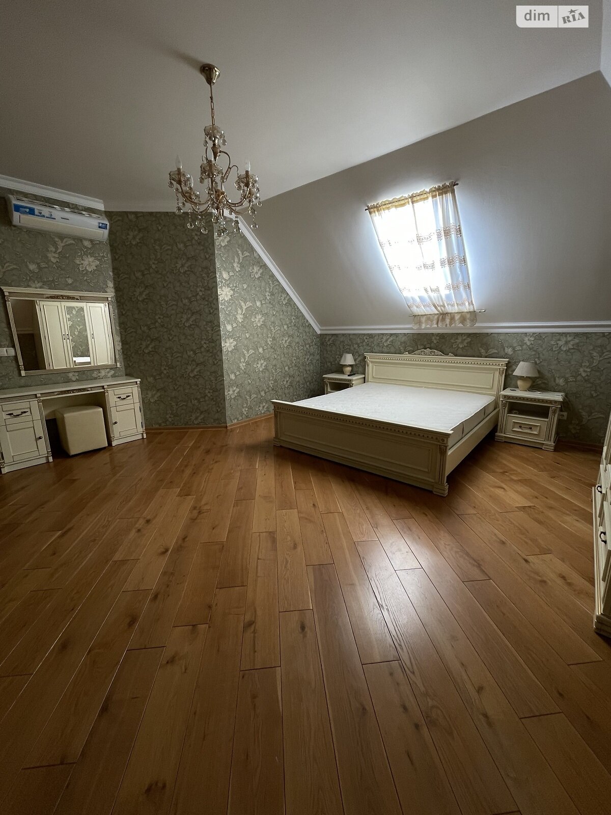 двоповерховий будинок, 250 кв. м, цегла. Здається помісячно в Ужгороді фото 1