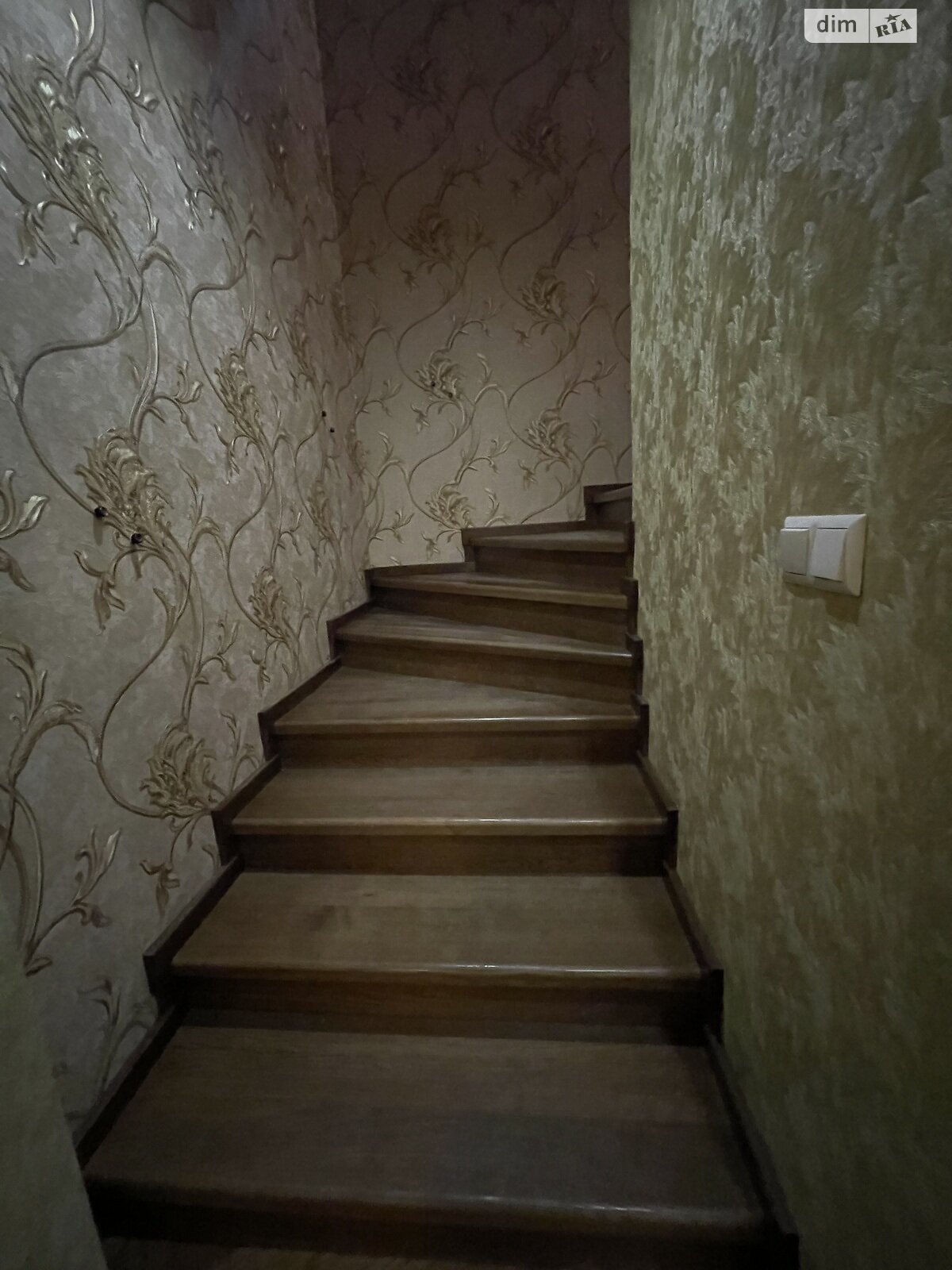 двоповерховий будинок, 250 кв. м, цегла. Здається помісячно в Ужгороді фото 1