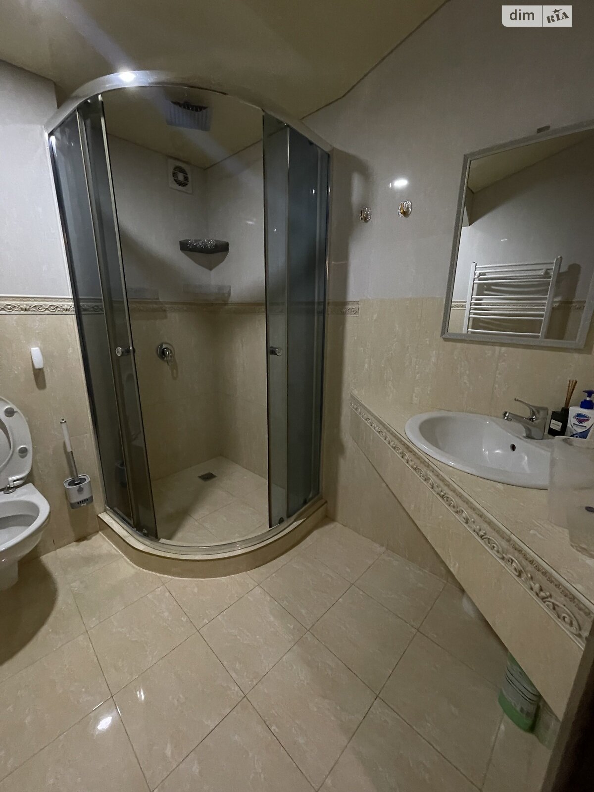 двоповерховий будинок, 250 кв. м, цегла. Здається помісячно в Ужгороді фото 1