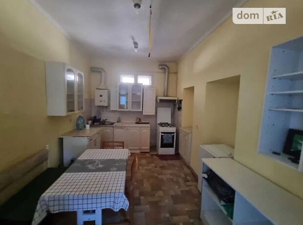 одноэтажный дом с ремонтом, 95 кв. м, кирпич. Сдается помесячно в Ужгороде, в районе Центр фото 1 одноэтажный дом с ремонтом, 95 кв. м, кирпич. Сдается помесячно в Ужгороде, в районе Центр фото 1