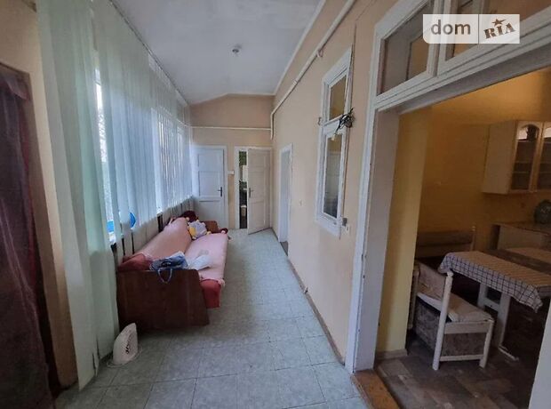 одноэтажный дом с ремонтом, 95 кв. м, кирпич. Сдается помесячно в Ужгороде, в районе Центр фото 1 одноэтажный дом с ремонтом, 95 кв. м, кирпич. Сдается помесячно в Ужгороде, в районе Центр фото 1