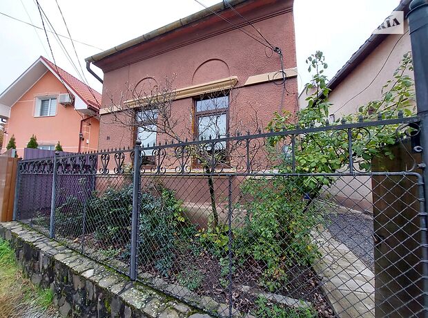 одноэтажный дом с ремонтом, 59 кв. м, кирпич. Сдается помесячно в Ужгороде, в районе Центр фото 1 одноэтажный дом с ремонтом, 59 кв. м, кирпич. Сдается помесячно в Ужгороде, в районе Центр фото 1