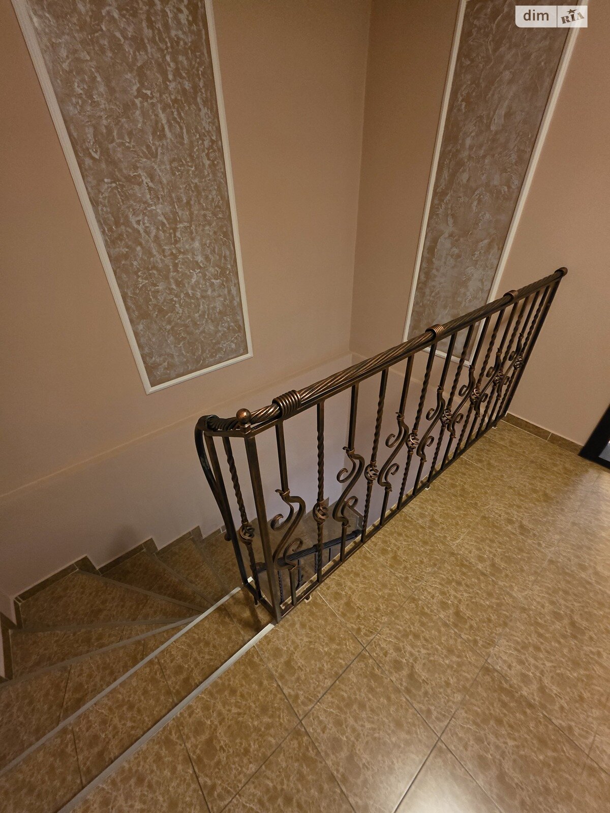 двухэтажный дом с верандой, 167 кв. м, кирпич. Сдается помесячно в Ужгороде, в районе Центр фото 1 двухэтажный дом с верандой, 167 кв. м, кирпич. Сдается помесячно в Ужгороде, в районе Центр фото 1