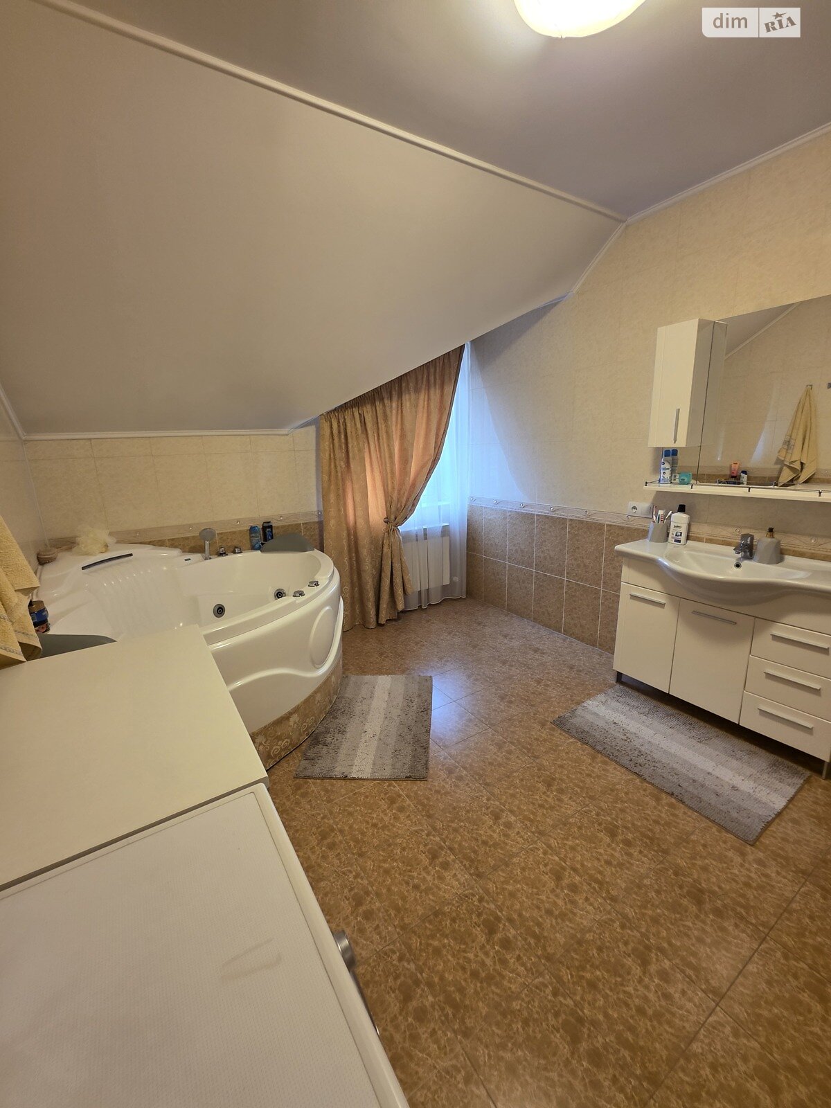 двухэтажный дом с верандой, 167 кв. м, кирпич. Сдается помесячно в Ужгороде, в районе Центр фото 1 двухэтажный дом с верандой, 167 кв. м, кирпич. Сдается помесячно в Ужгороде, в районе Центр фото 1