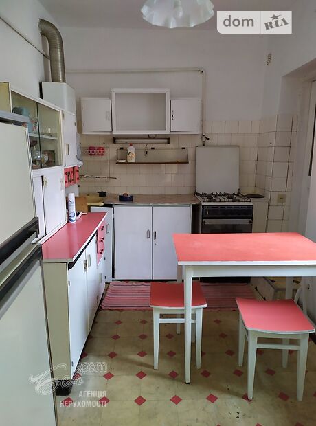 одноэтажный дом с мебелью, 65 кв. м, кирпич. Сдается помесячно в Ужгороде, в районе Центр фото 1 одноэтажный дом с мебелью, 65 кв. м, кирпич. Сдается помесячно в Ужгороде, в районе Центр фото 1