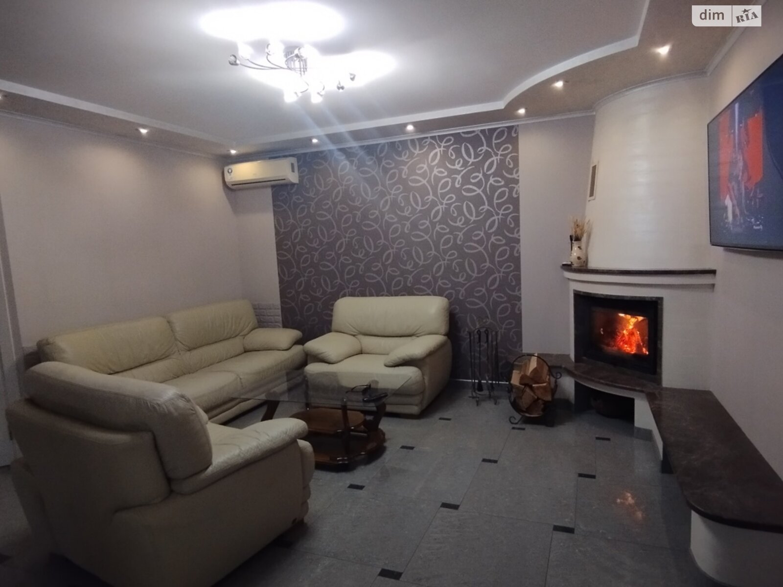 одноповерховий будинок, 110 кв. м, цегла. Здається помісячно в Ужгороді фото 1