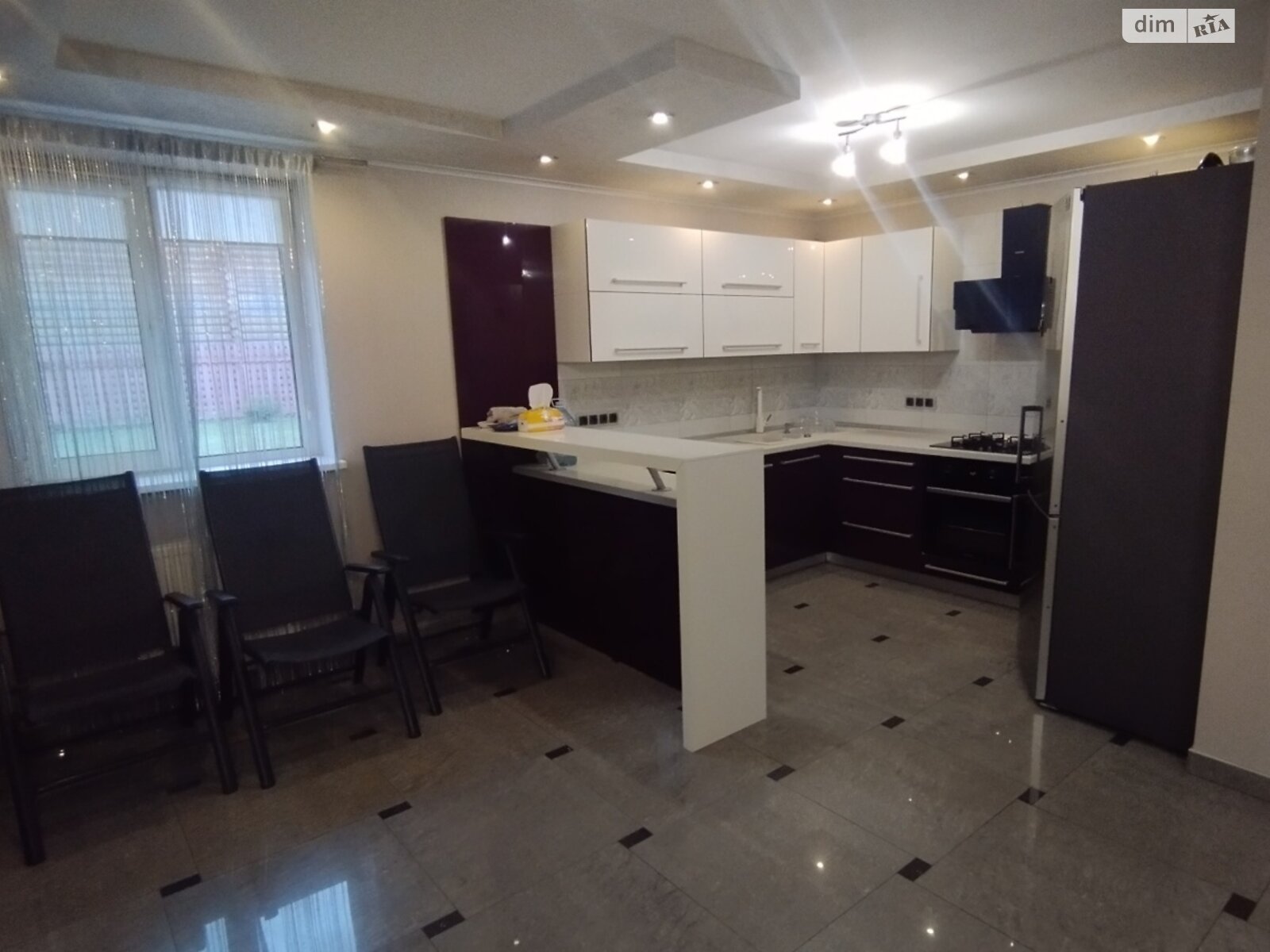 одноповерховий будинок, 110 кв. м, цегла. Здається помісячно в Ужгороді фото 1