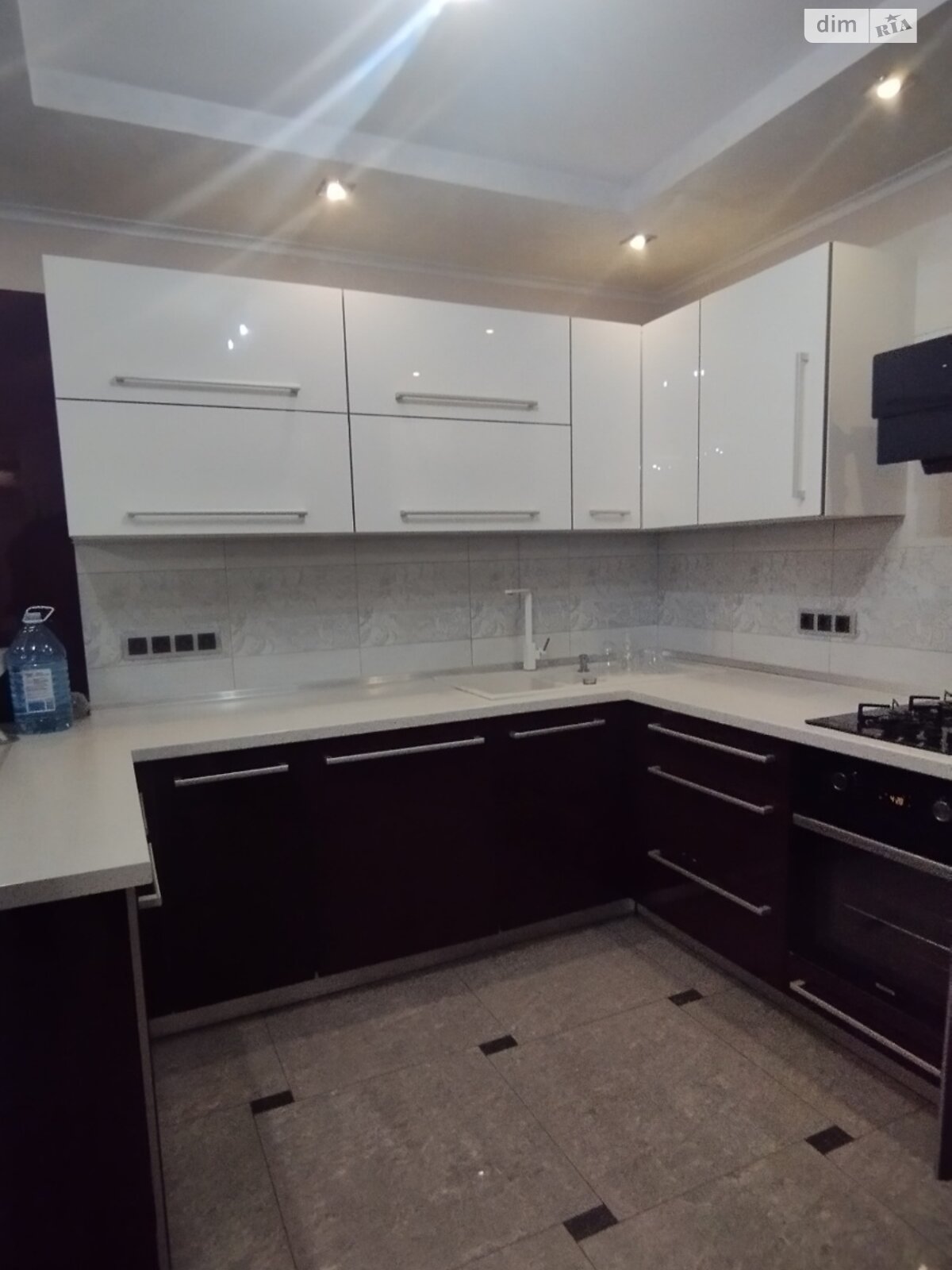 одноповерховий будинок, 110 кв. м, цегла. Здається помісячно в Ужгороді фото 1