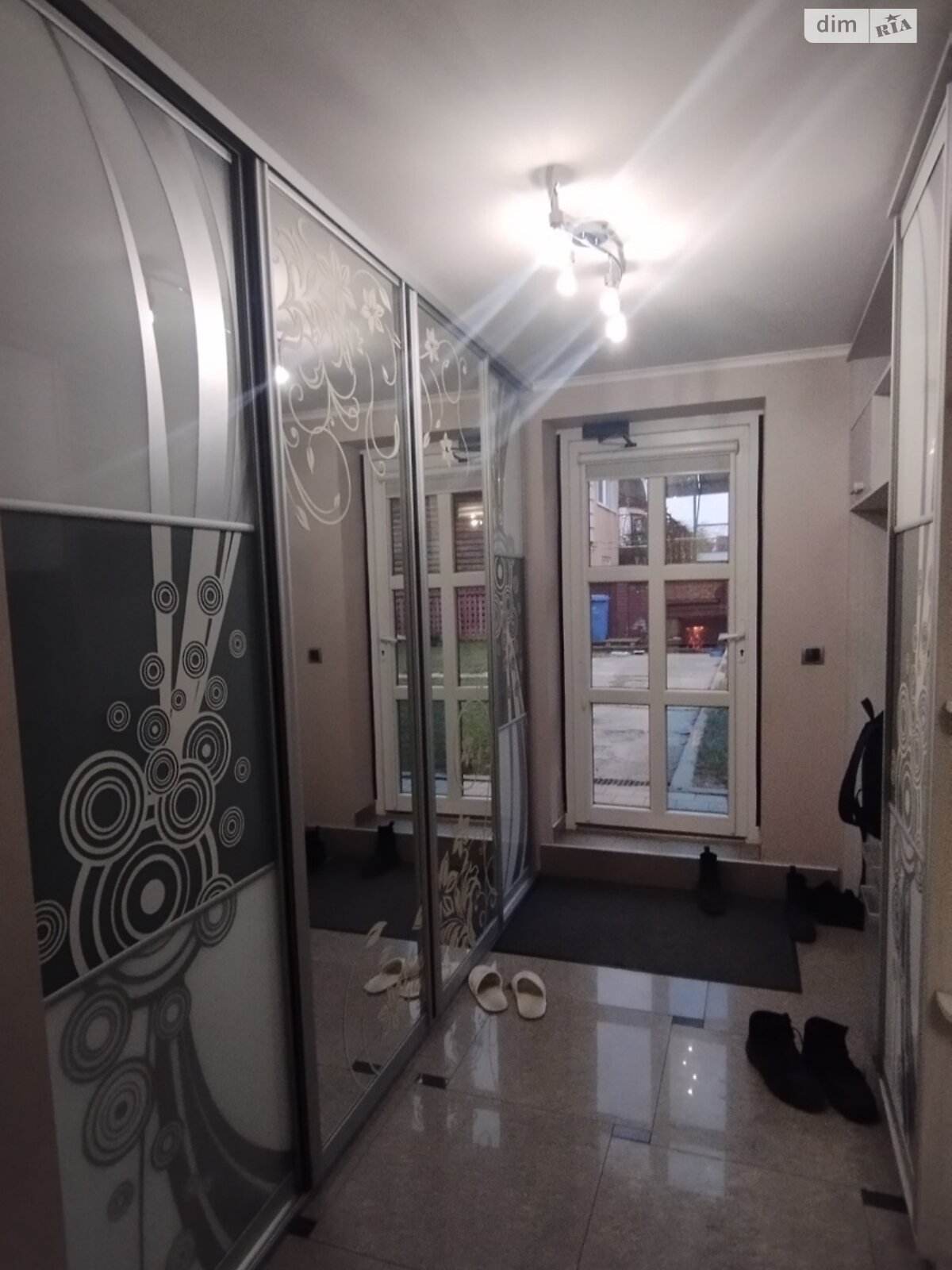 одноповерховий будинок, 110 кв. м, цегла. Здається помісячно в Ужгороді фото 1