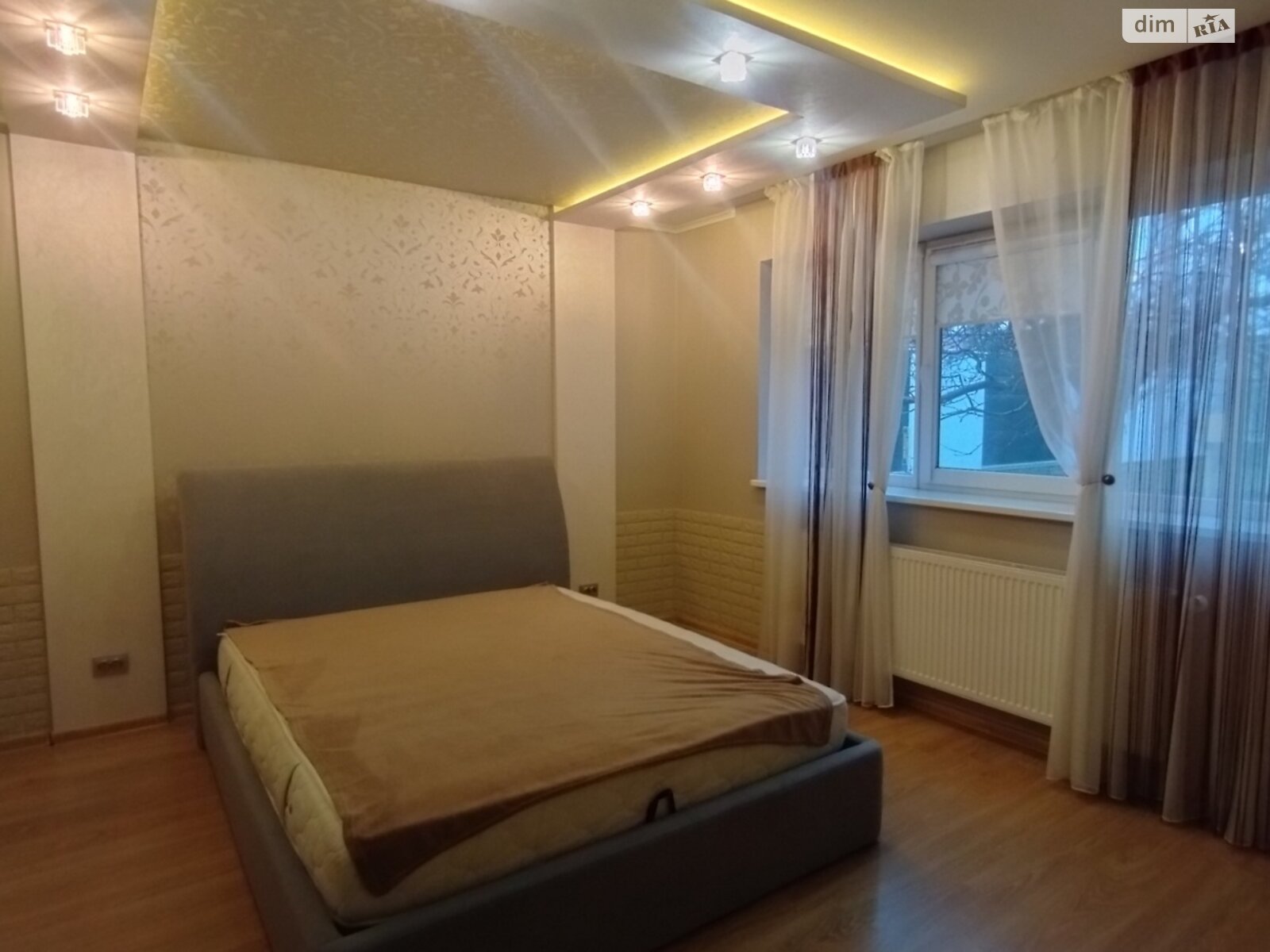 одноповерховий будинок, 110 кв. м, цегла. Здається помісячно в Ужгороді фото 1