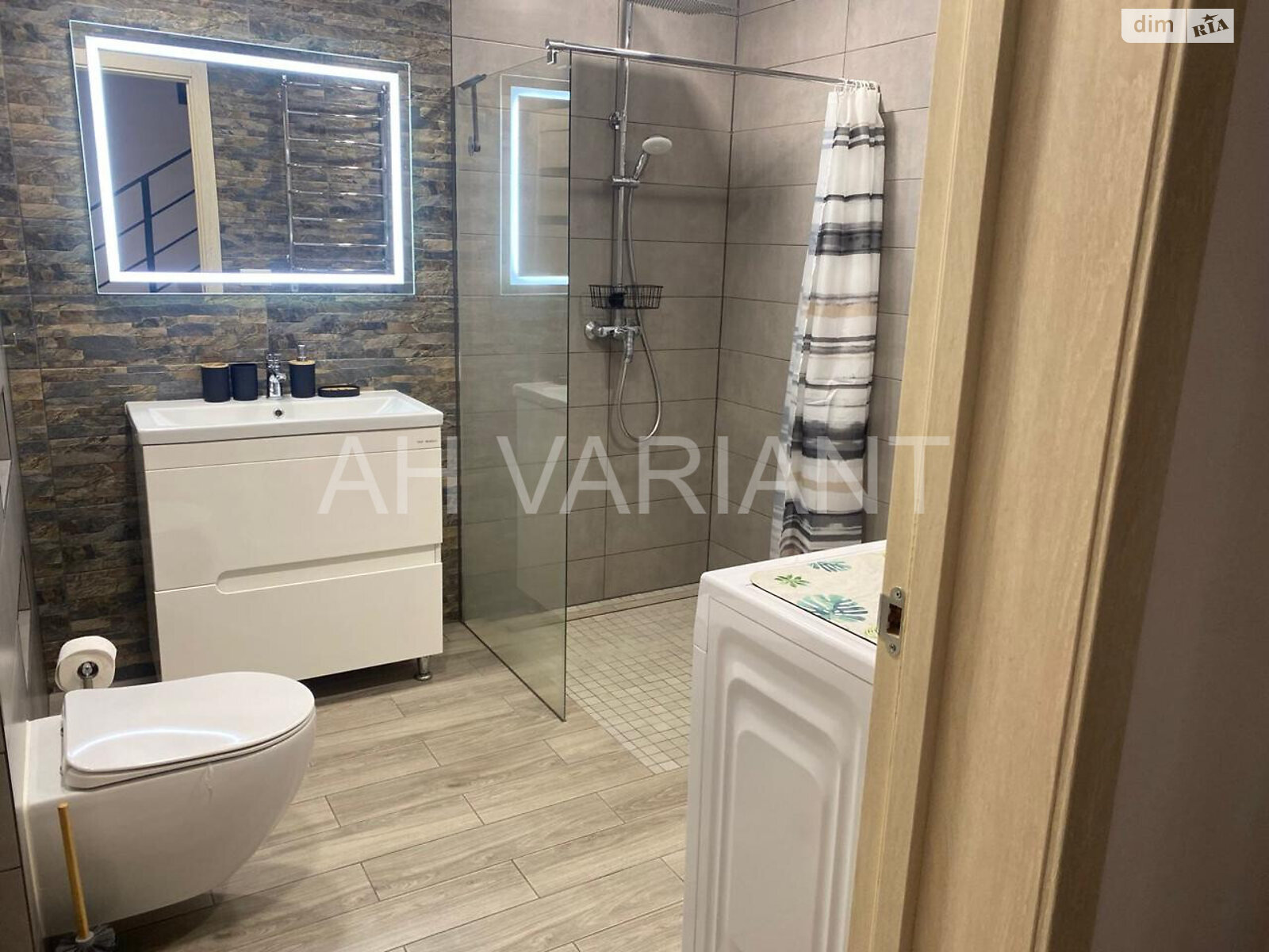 двоповерховий будинок, 60 кв. м, цегла. Здається помісячно в Ужгороді фото 1