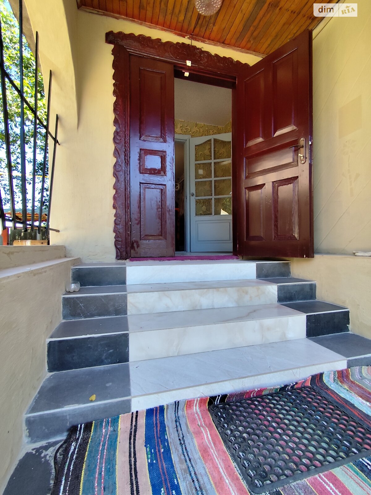 двухэтажный дом с балконом, 251.7 кв. м, кирпич. Сдается помесячно в Валках, в районе Валки фото 1