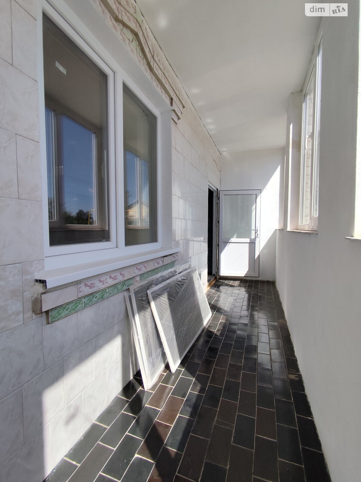 двухэтажный дом с балконом, 251.7 кв. м, кирпич. Сдается помесячно в Валках, в районе Валки фото 1