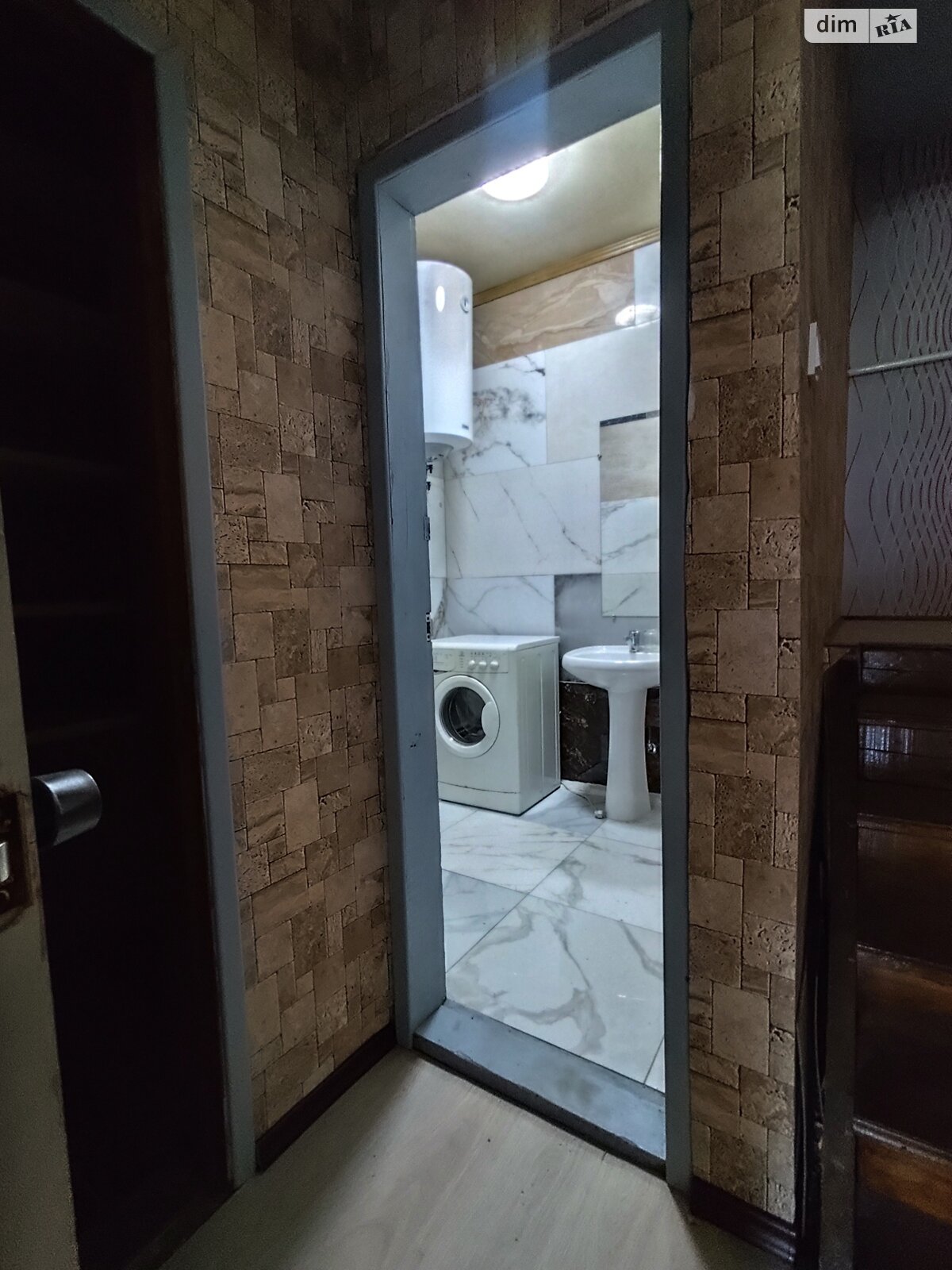 двухэтажный дом с балконом, 251.7 кв. м, кирпич. Сдается помесячно в Валках, в районе Валки фото 1