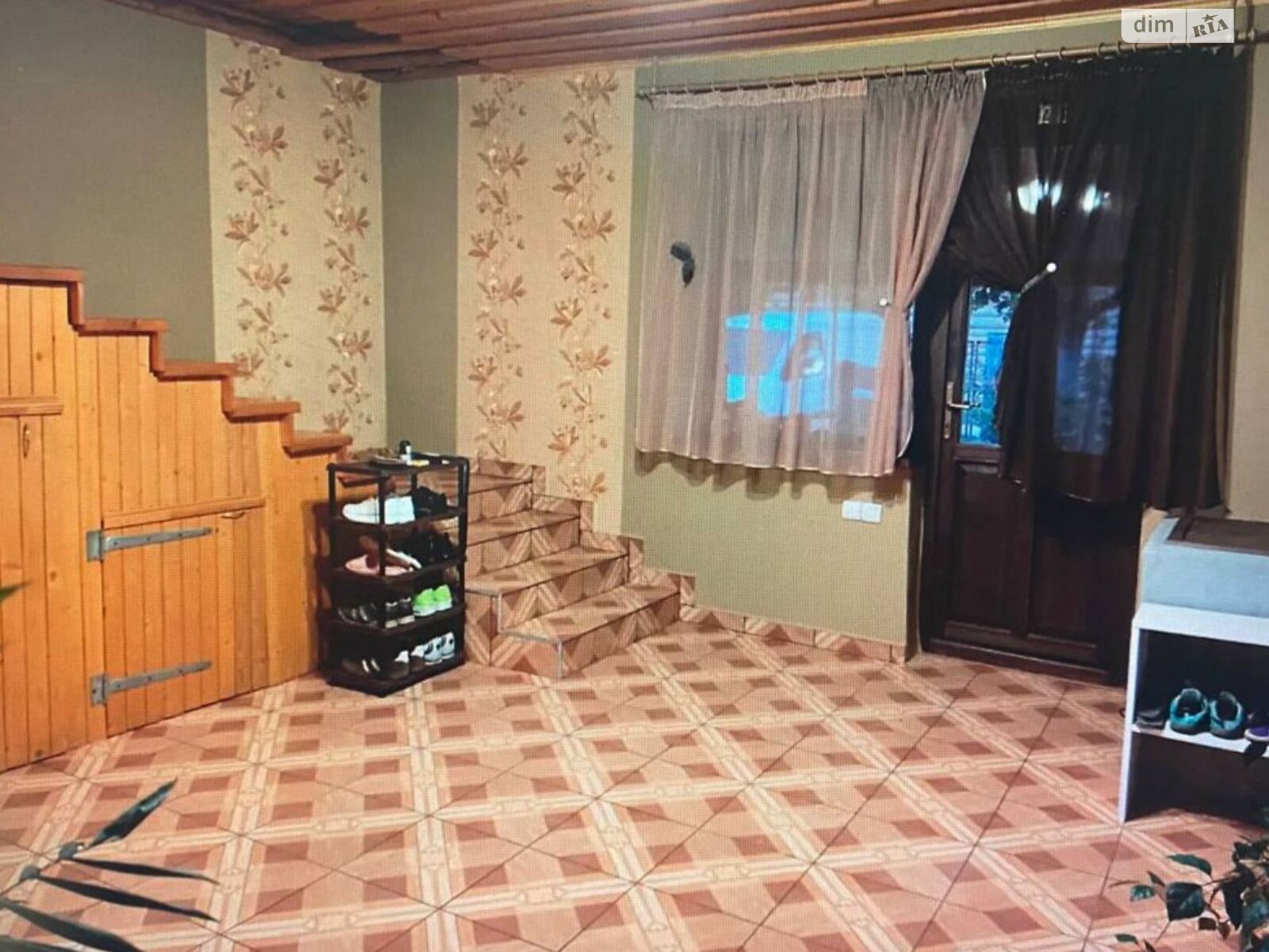 одноэтажный дом с ремонтом, 100 кв. м, кирпич. Сдается помесячно в Великих Лазах фото 1