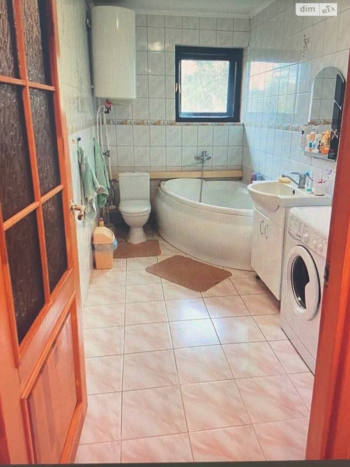 одноэтажный дом с ремонтом, 100 кв. м, кирпич. Сдается помесячно в Великих Лазах фото 1