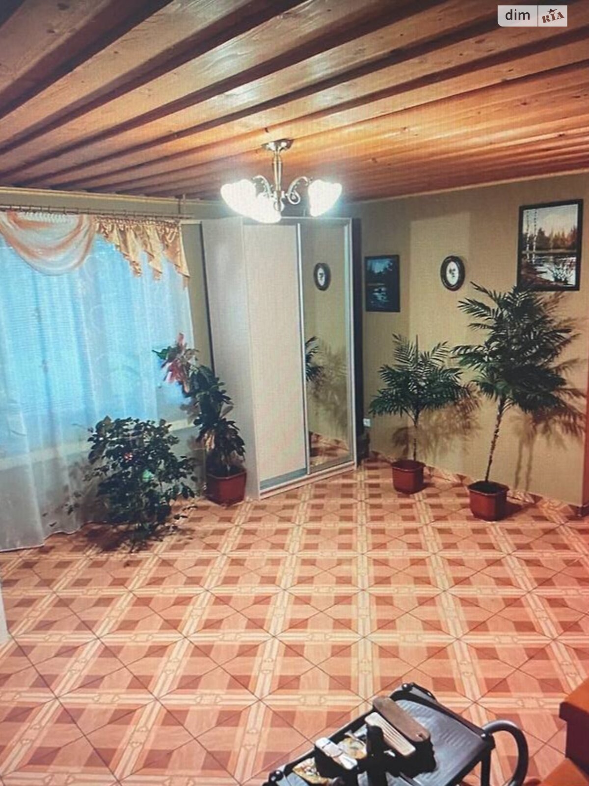 одноэтажный дом с ремонтом, 100 кв. м, кирпич. Сдается помесячно в Великих Лазах фото 1