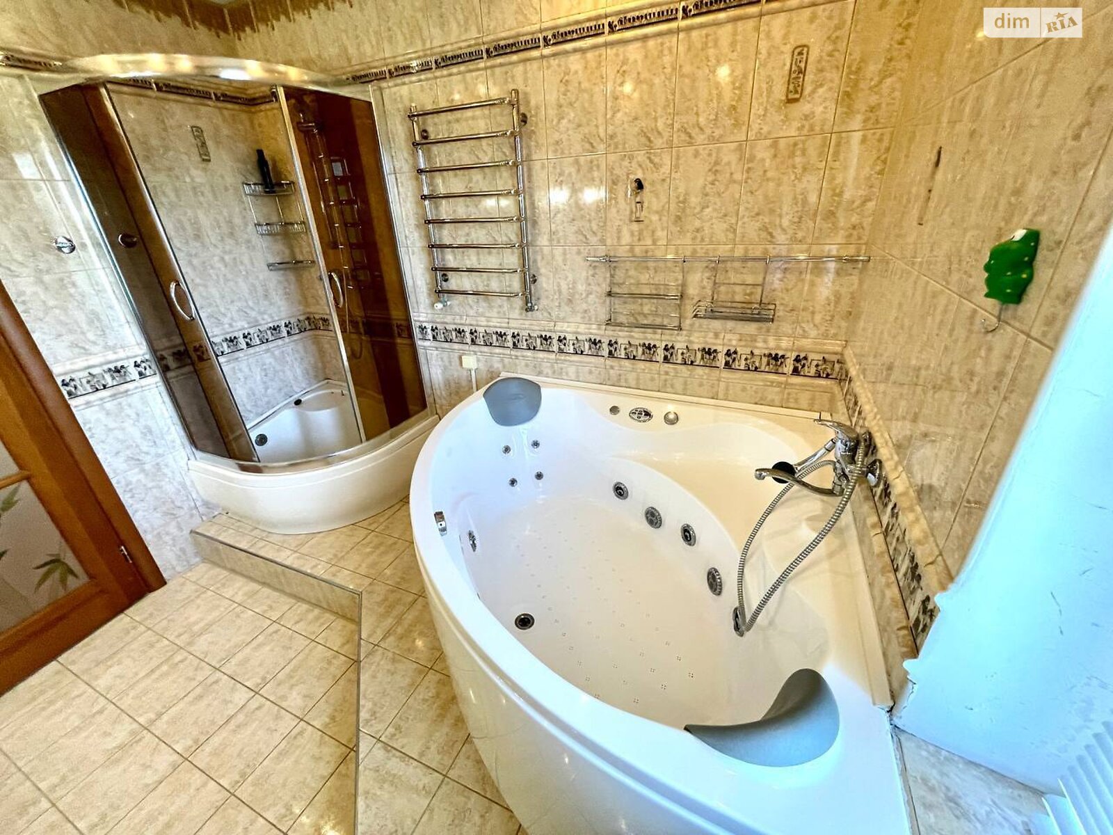 двухэтажный дом беседка, 305.1 кв. м, кирпич. Сдается помесячно в Виннице, в районе Киевская фото 1 двухэтажный дом беседка, 305.1 кв. м, кирпич. Сдается помесячно в Виннице, в районе Киевская фото 1