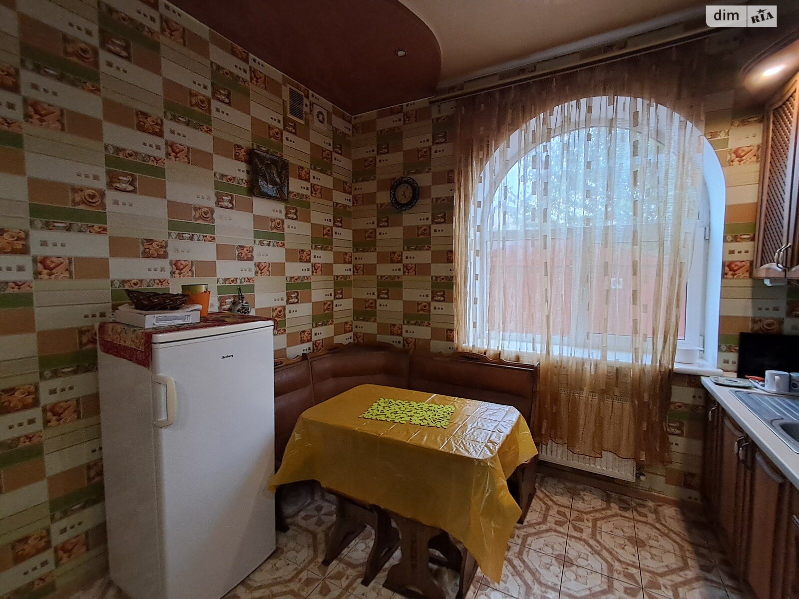 двухэтажный дом беседка, 120 кв. м, кирпич. Сдается помесячно в Виннице, в районе Киевская фото 1 двухэтажный дом беседка, 120 кв. м, кирпич. Сдается помесячно в Виннице, в районе Киевская фото 1