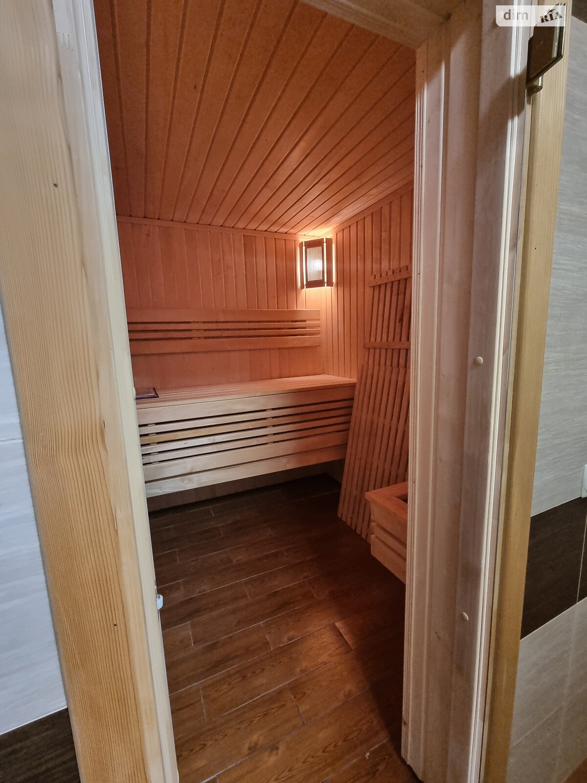 трехэтажный дом с верандой, 270 кв. м, кирпич. Сдается помесячно в Виннице, в районе Ленинский фото 1 трехэтажный дом с верандой, 270 кв. м, кирпич. Сдается помесячно в Виннице, в районе Ленинский фото 1