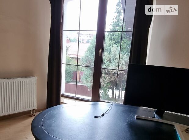 двухэтажный дом с камином, 300 кв. м, кирпич. Сдается помесячно в Виннице, в районе Ленинский фото 1 двухэтажный дом с камином, 300 кв. м, кирпич. Сдается помесячно в Виннице, в районе Ленинский фото 1