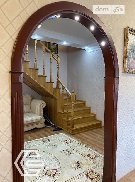 двухэтажный дом с балконом, 200 кв. м, кирпич. Сдается помесячно в Виннице, в районе Ленинский фото 1 двухэтажный дом с балконом, 200 кв. м, кирпич. Сдается помесячно в Виннице, в районе Ленинский фото 1
