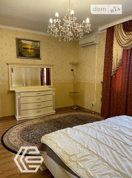 двухэтажный дом с балконом, 200 кв. м, кирпич. Сдается помесячно в Виннице, в районе Ленинский фото 1 двухэтажный дом с балконом, 200 кв. м, кирпич. Сдается помесячно в Виннице, в районе Ленинский фото 1