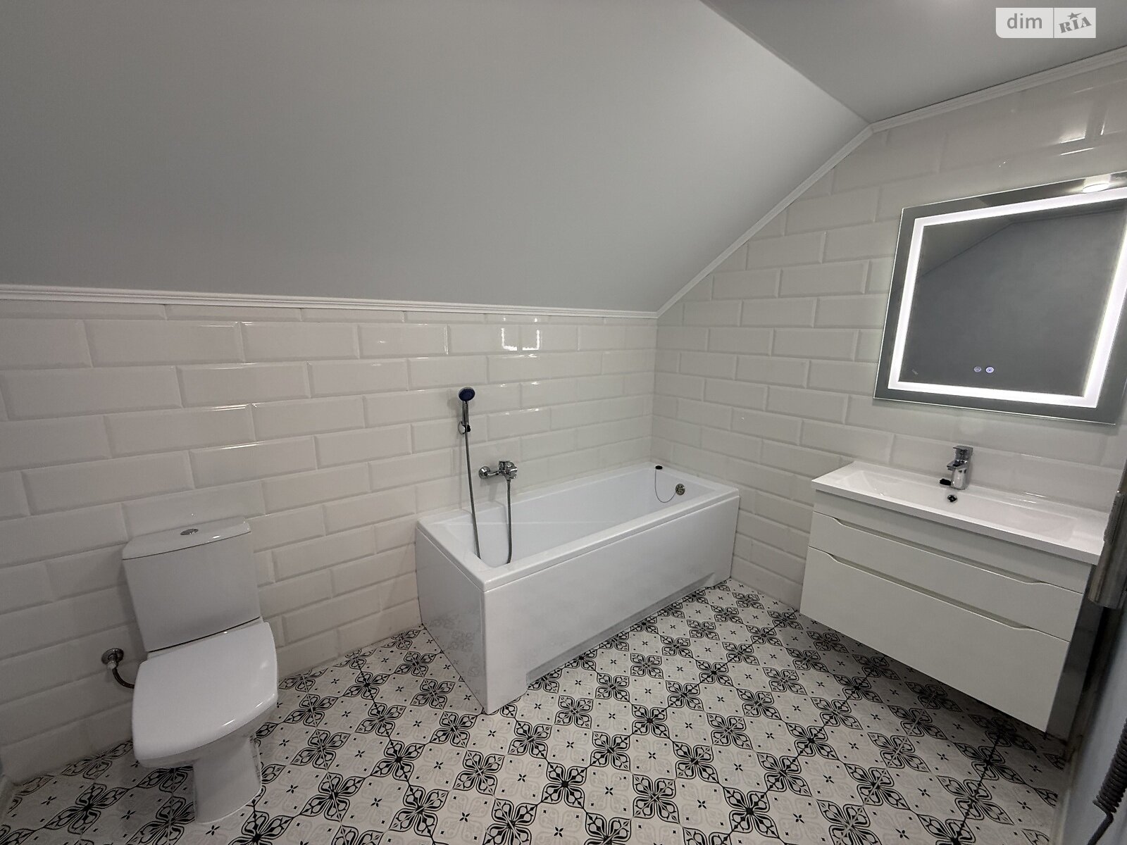 двоповерховий будинок, 100 кв. м, кирпич. Здається помісячно в Вінниці фото 1 двоповерховий будинок, 100 кв. м, кирпич. Здається помісячно в Вінниці фото 1