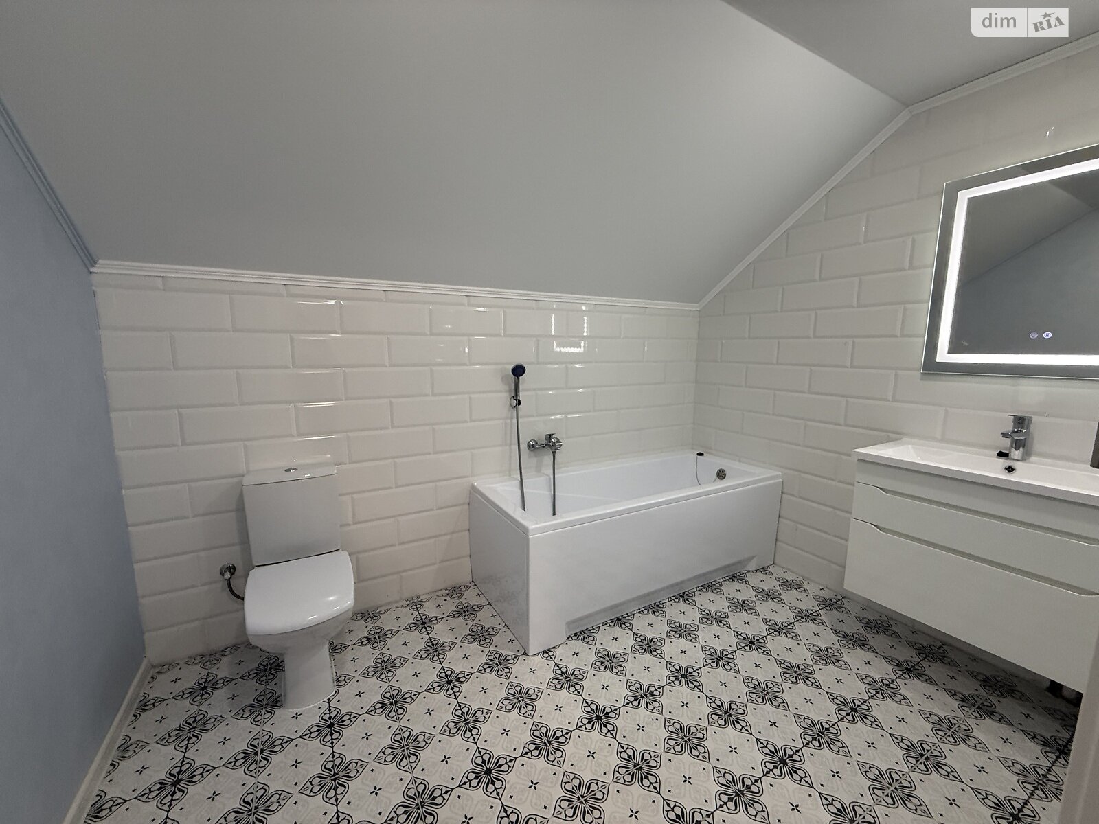 двоповерховий будинок, 100 кв. м, кирпич. Здається помісячно в Вінниці фото 1 двоповерховий будинок, 100 кв. м, кирпич. Здається помісячно в Вінниці фото 1