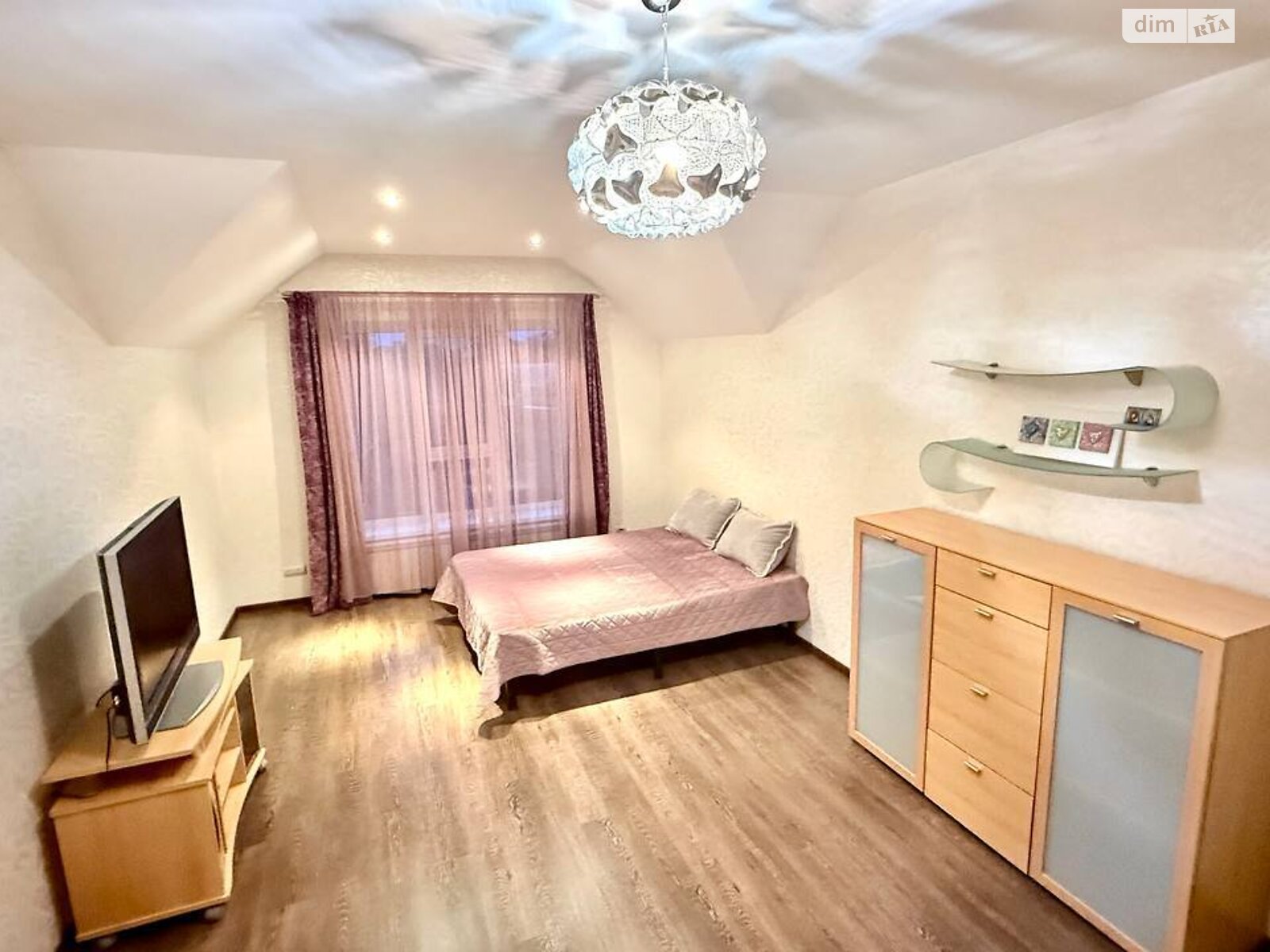 двоповерховий будинок з гаражем, 237.8 кв. м, цегла. Здається помісячно в Вінниці, в районі undefined фото 1 двопроверховий будинок з гаражем, 237.8 кв. м, цегла. Здається помісячно в Вінниці, в районі undefined фото 1