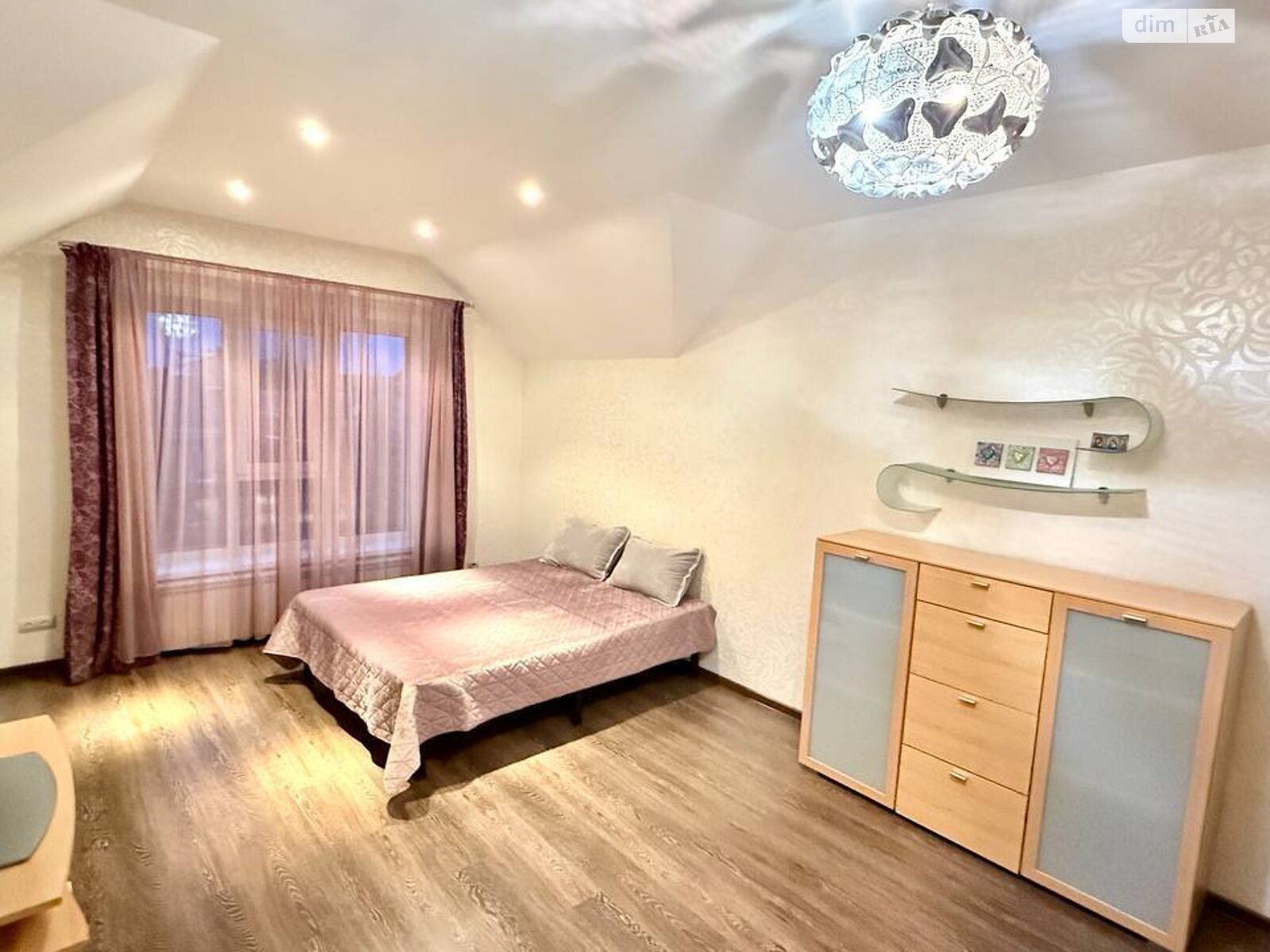 двоповерховий будинок з гаражем, 237.8 кв. м, цегла. Здається помісячно в Вінниці, в районі undefined фото 1 двопроверховий будинок з гаражем, 237.8 кв. м, цегла. Здається помісячно в Вінниці, в районі undefined фото 1